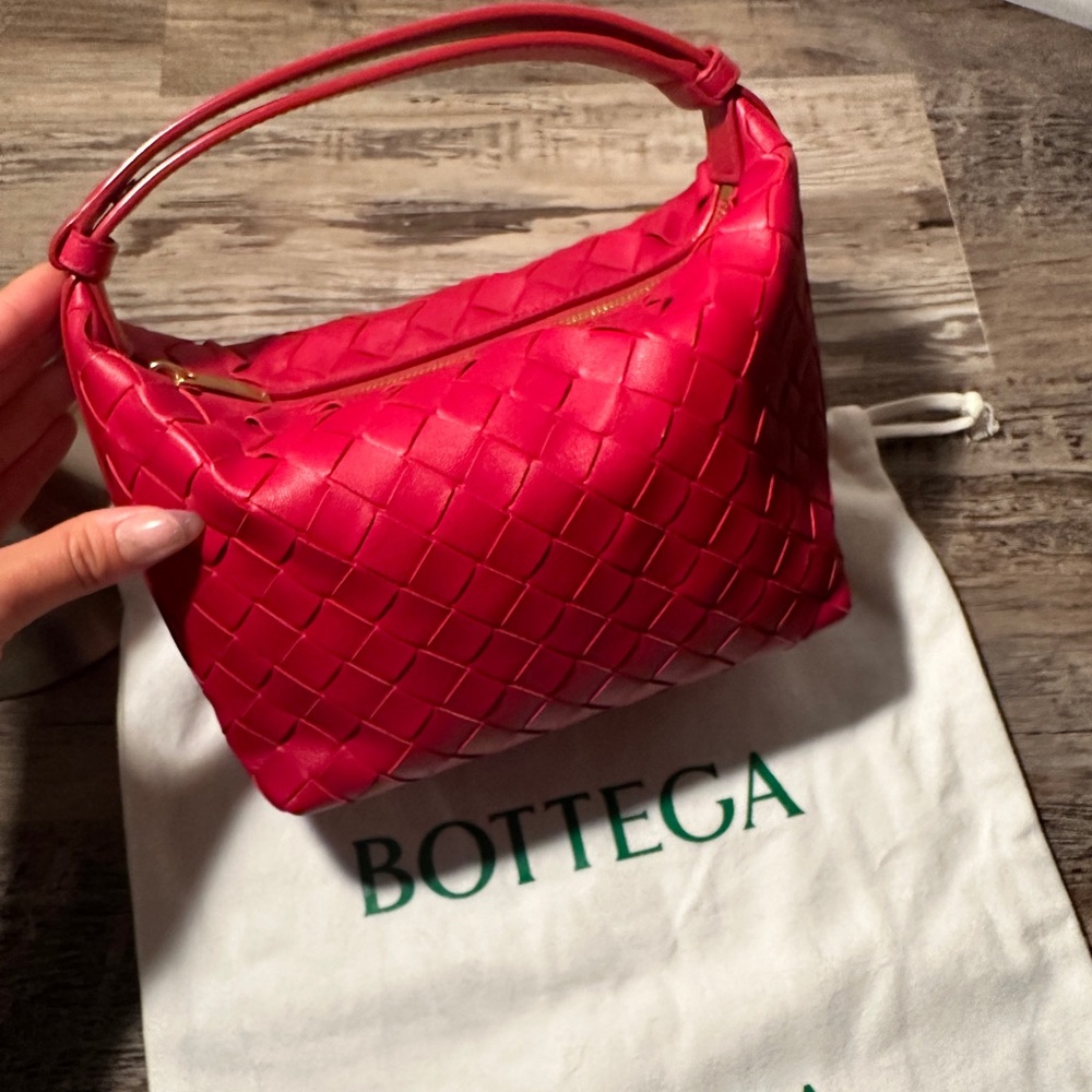 Bottega Veneta Mini Wallace Apple Candy (purchase receipt included)